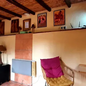 Adobe Getaway With 'private Plunge Pool' Viñuela