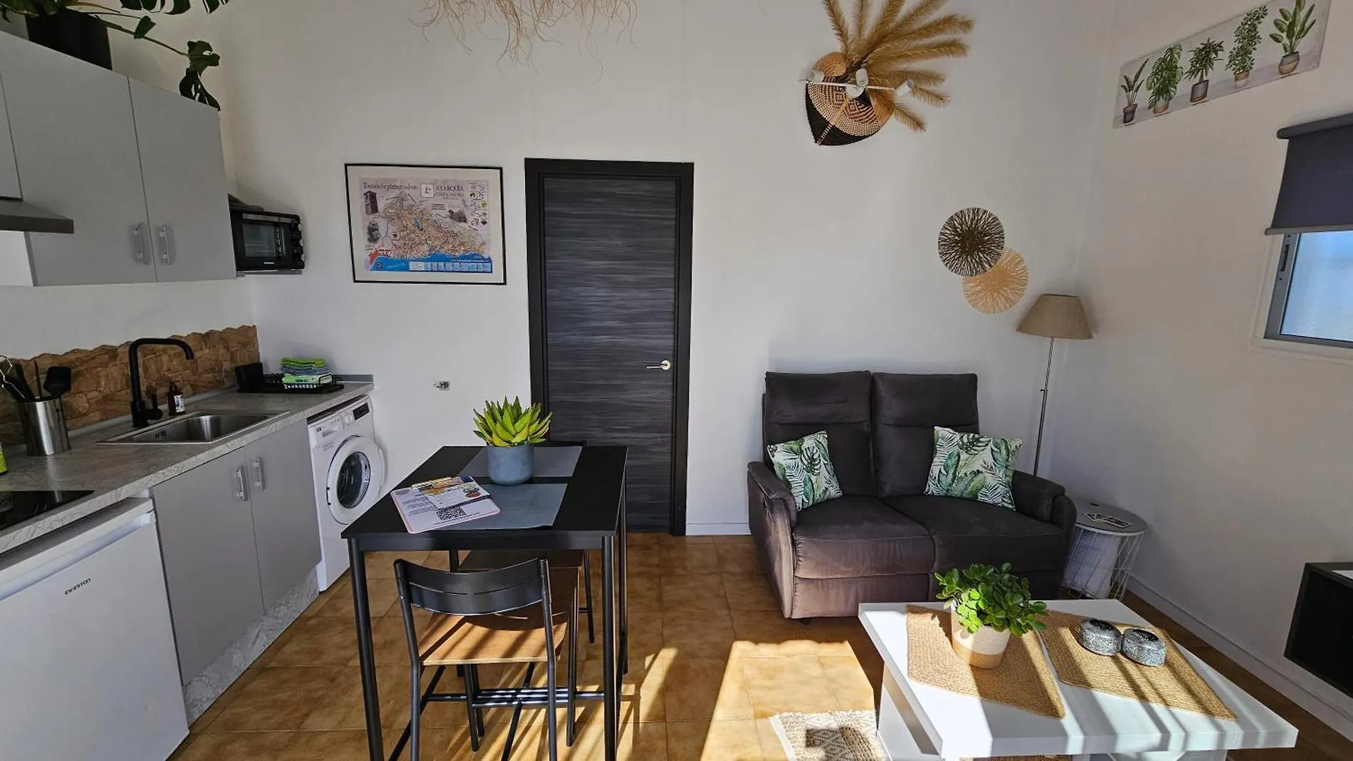 Casita Johanna Vinuela 0*,  Spain